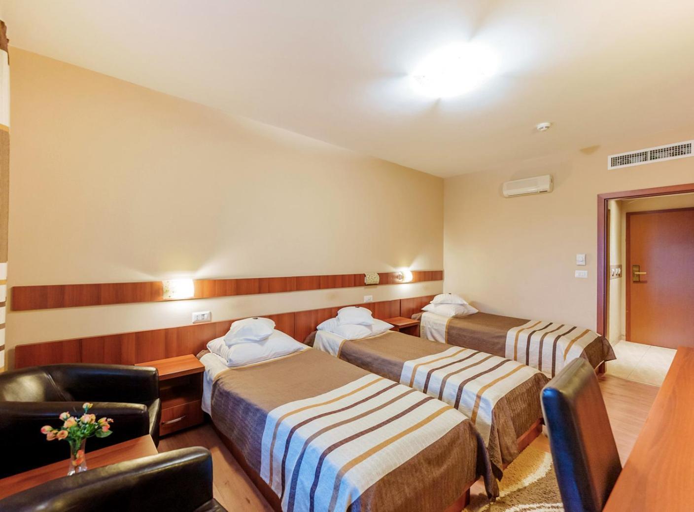 Hotel Crisana Арад Екстериор снимка