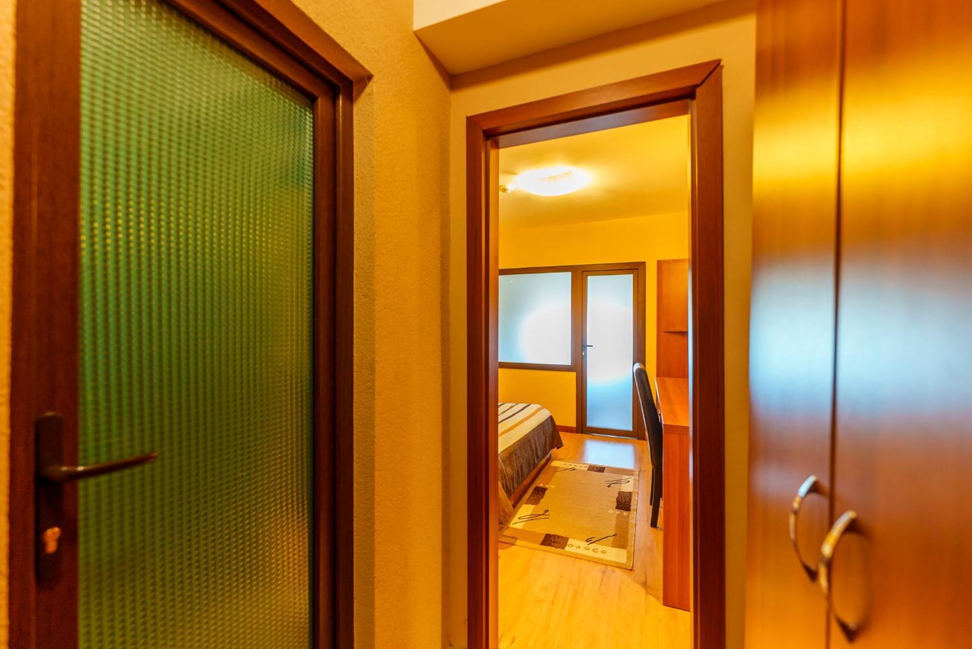 Hotel Crisana Арад Екстериор снимка
